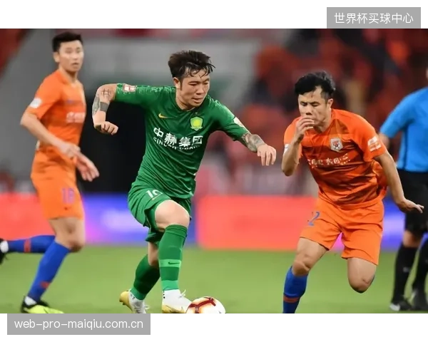 核心球员三笘薰伤缺影响巨大，森保一或将战术重心由边路突击转向中路渗透。