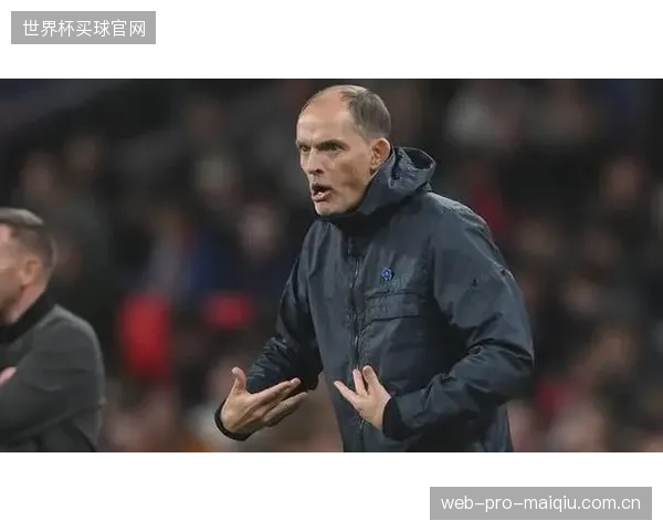 图赫尔或将赖斯位置固定为单后腰,解放贝林厄姆前插能力。 图赫尔或将赖斯位置固定为单后腰,解放贝林厄姆前插能力。